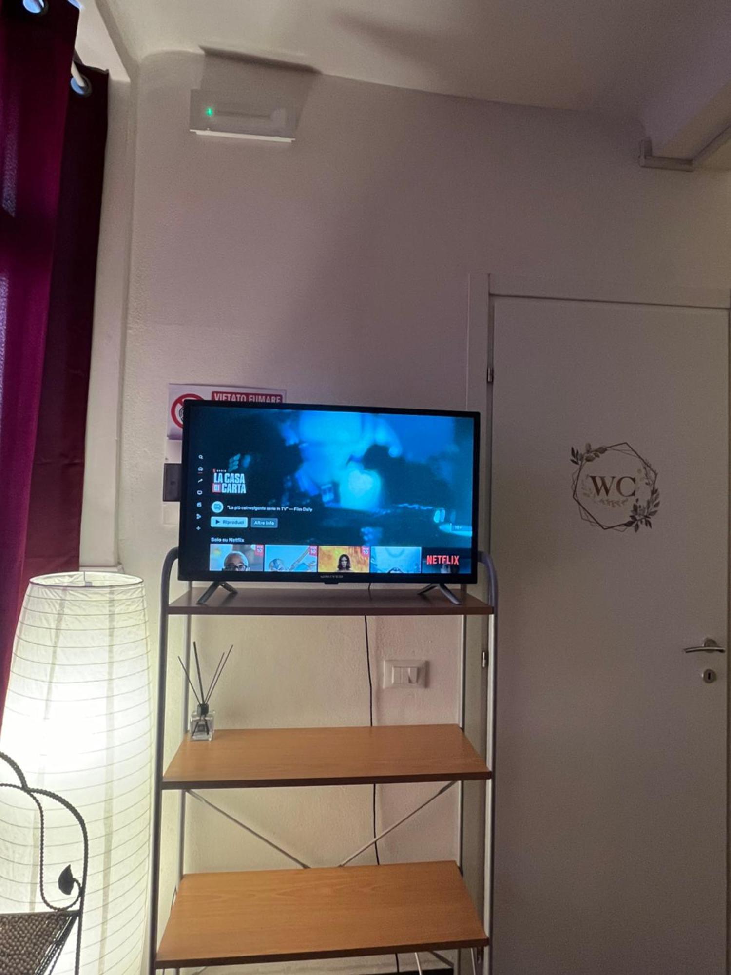 La Depandance A 7 Minuti Dal Mare Apartment Carrara Exterior photo
